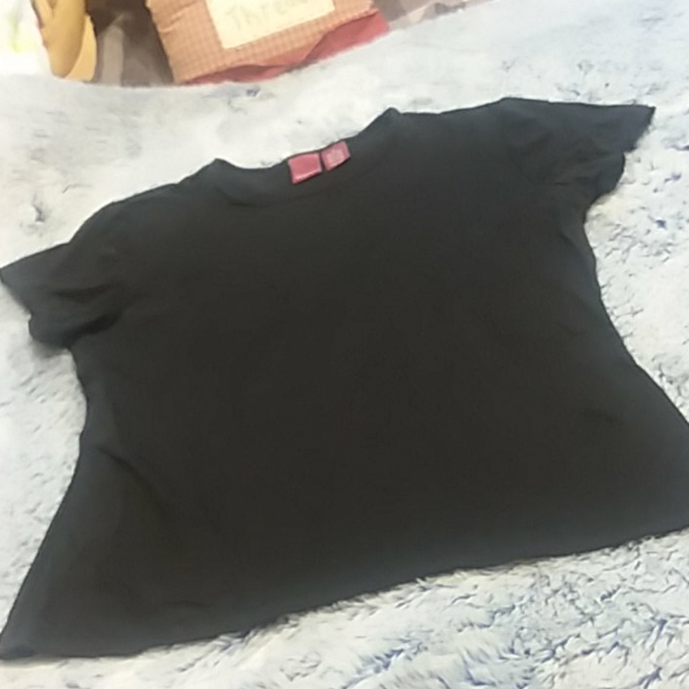 Black tee